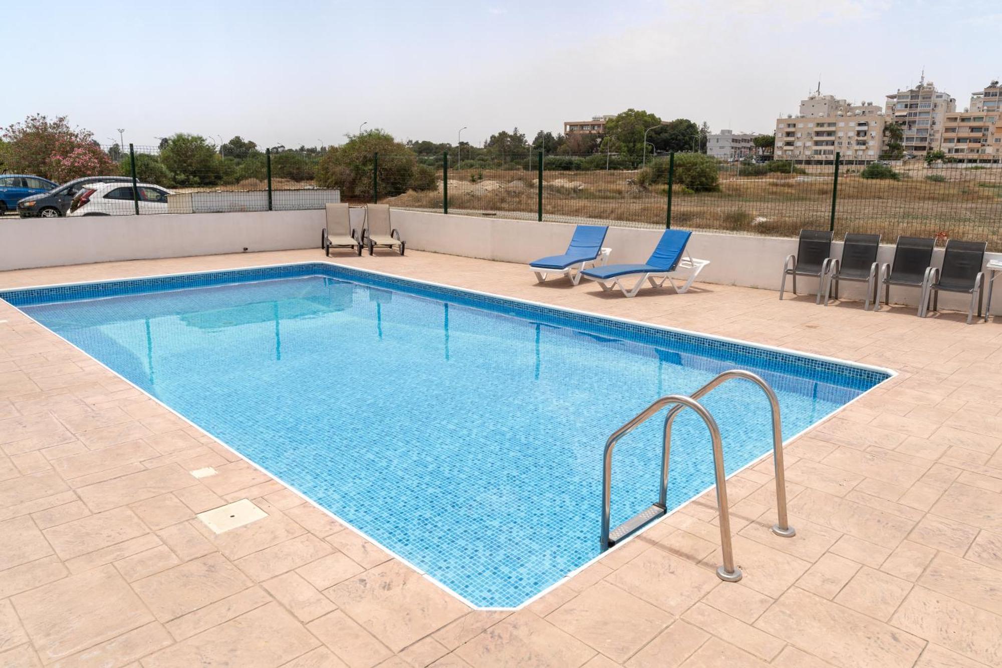 Kave Blue Mackenzie 1 Bdr Flat With Pool Apartment Larnaca Exterior photo
